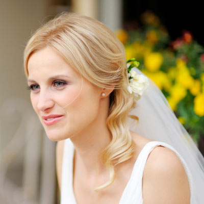 A discussion about wedding hairstyles